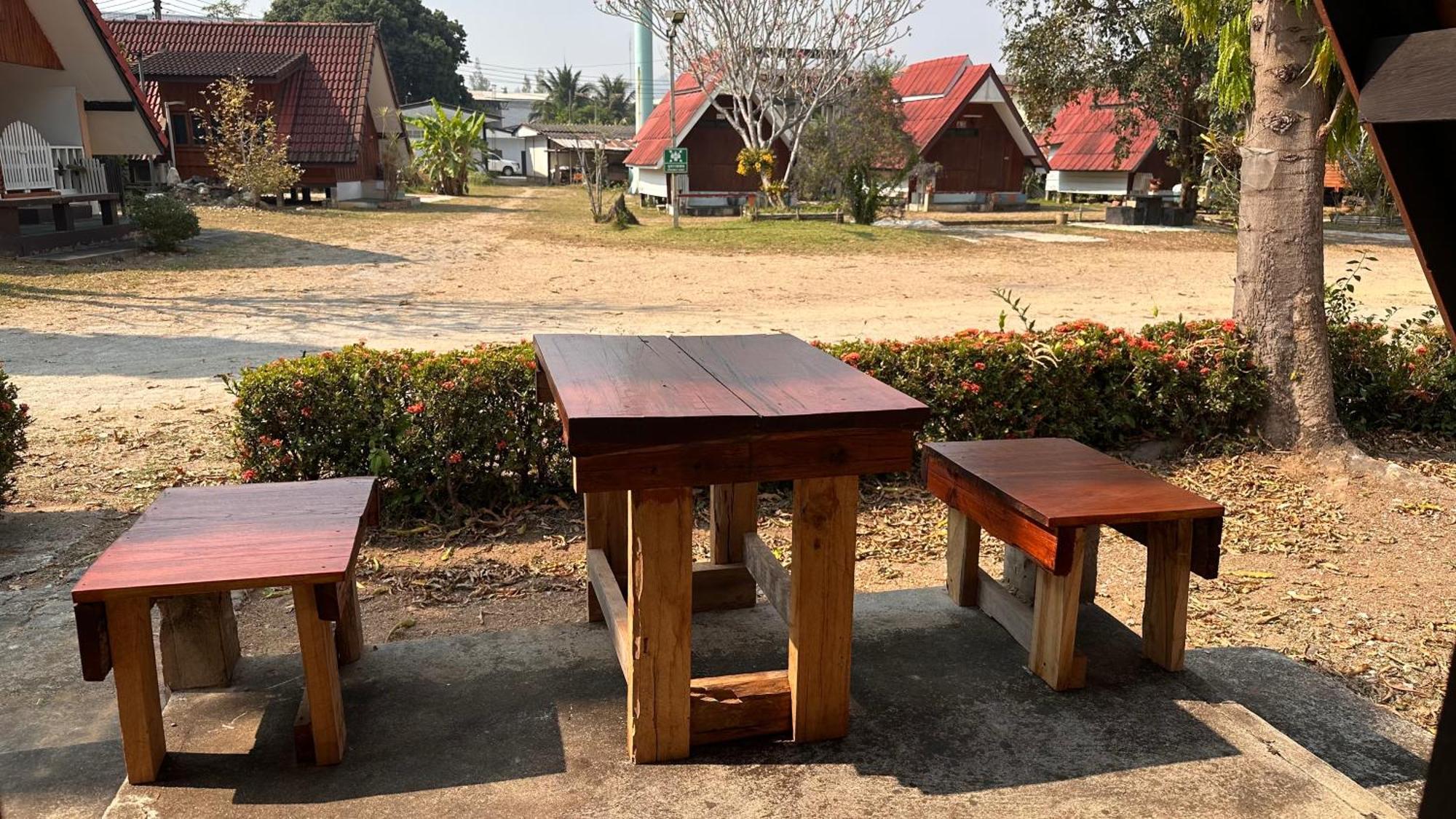 Mae Chaem Hotel And Resort Eksteriør billede